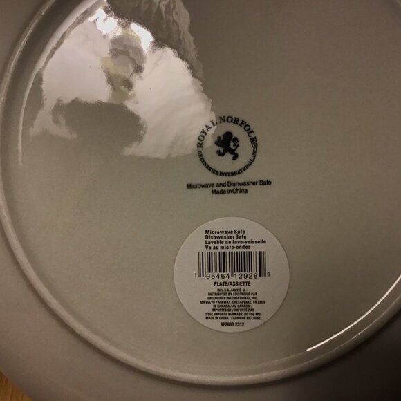 NWT Royal Norfolk set of 6 Blue and white 10/5" Plates - Picture 3 of 3